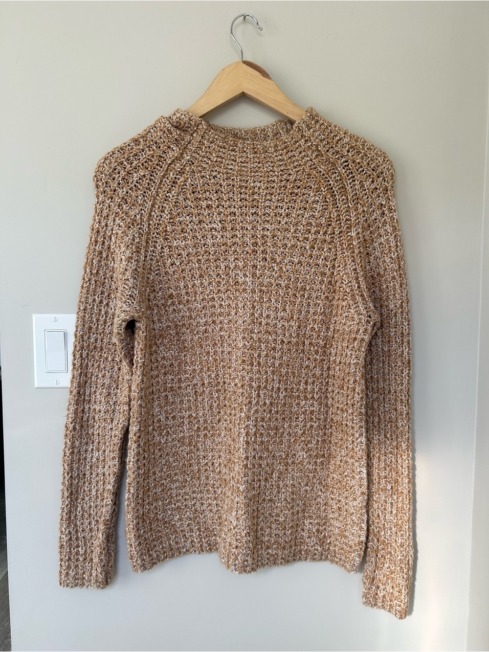 Denver Hayes Chunky Knit Sweater in Camel
